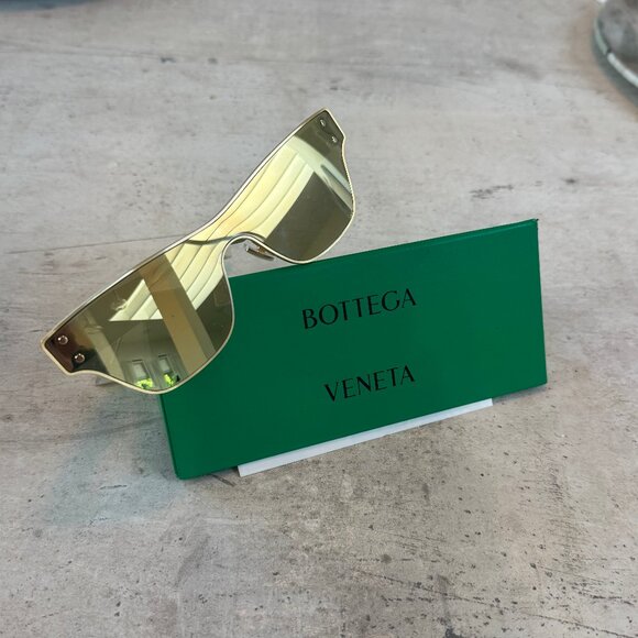 Bottega Veneta Gold Cat-Eye Sunglasses – Worn Once, Authentic, Box & Cards - Picture 2 of 8